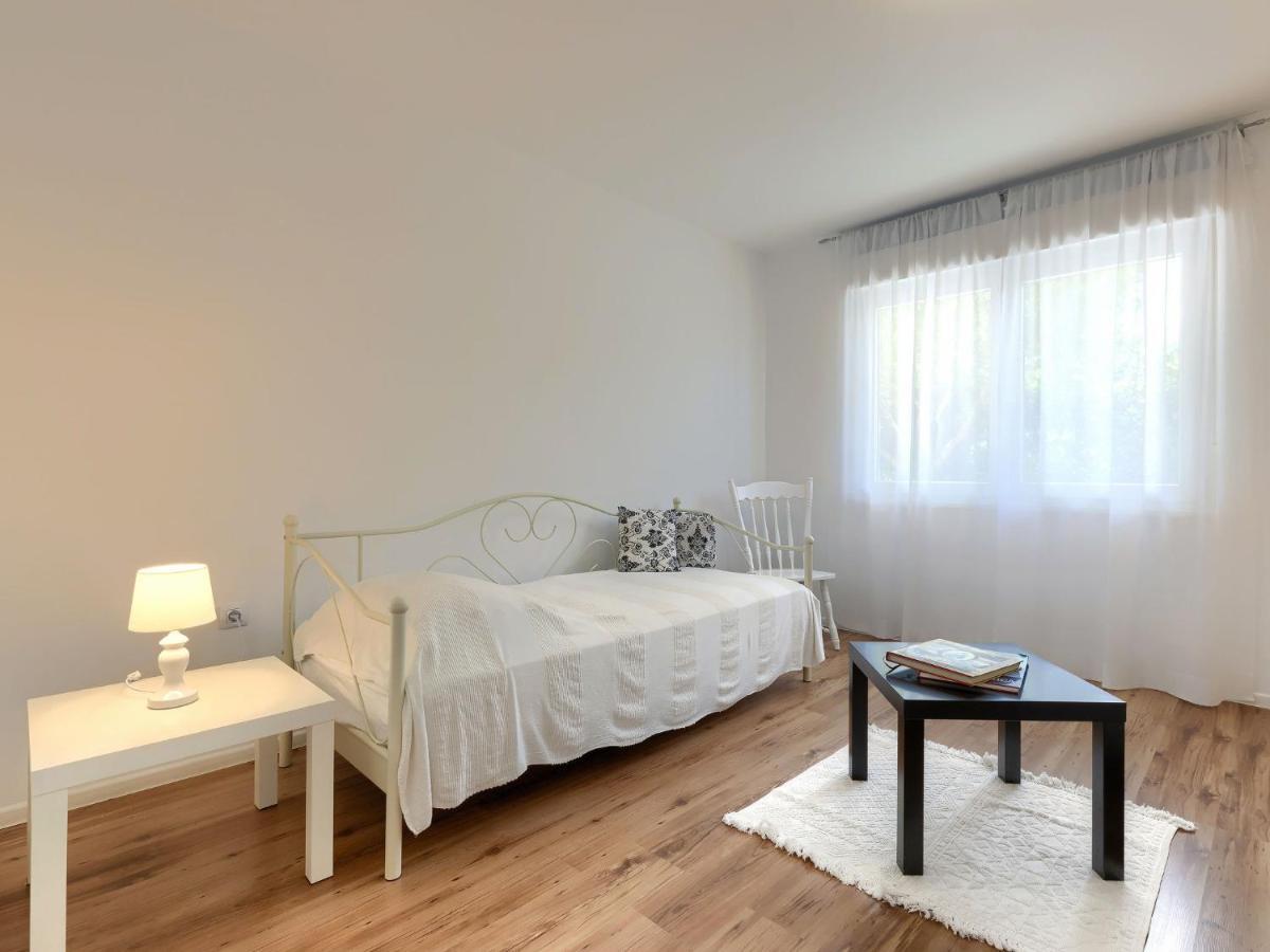 Apartment Laura By Interhome Pula Eksteriør billede
