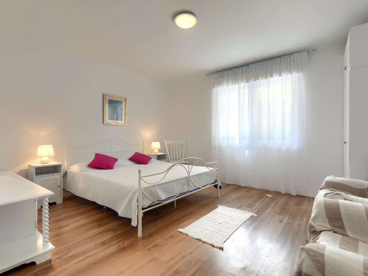 Apartment Laura By Interhome Pula Eksteriør billede